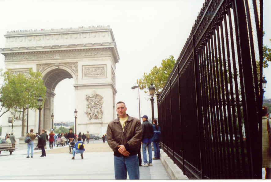 arctriomphe.jpg (52085 bytes)